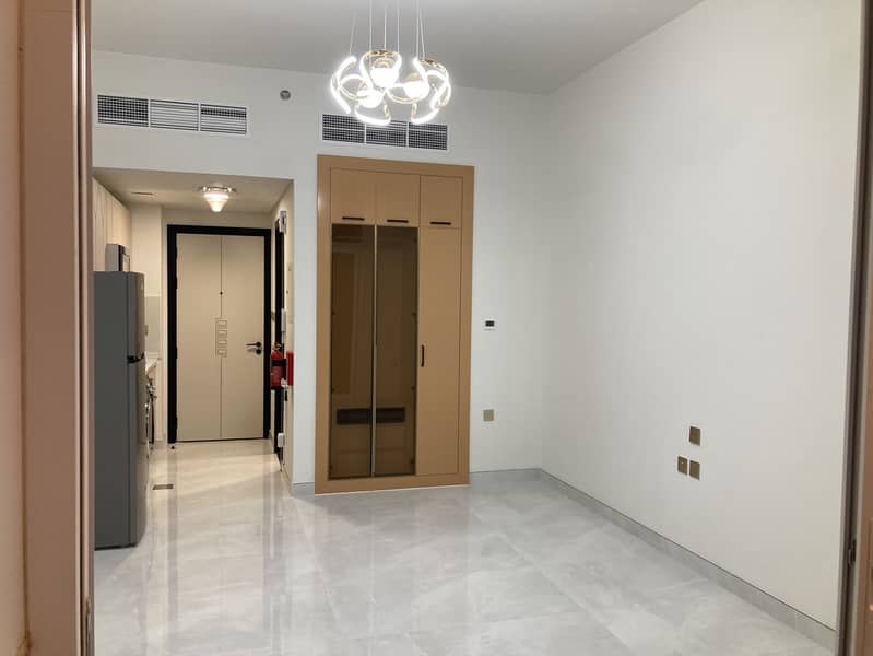 2 805 living room 1. jpg