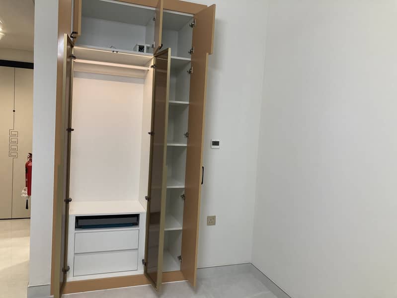 3 805 wall cabinet 1. jpg