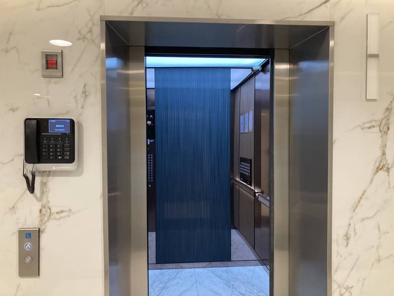 27 805 lift 5. jpg
