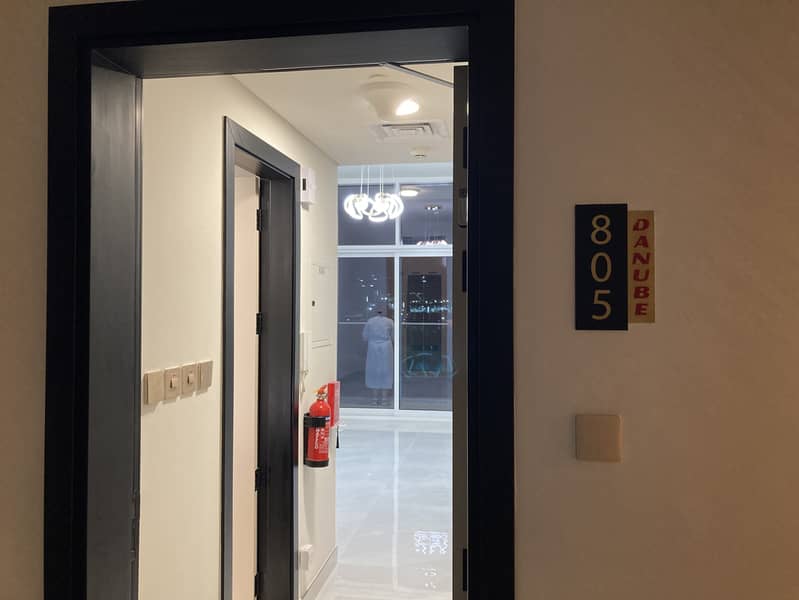 18 805 Entrance 1. jpg
