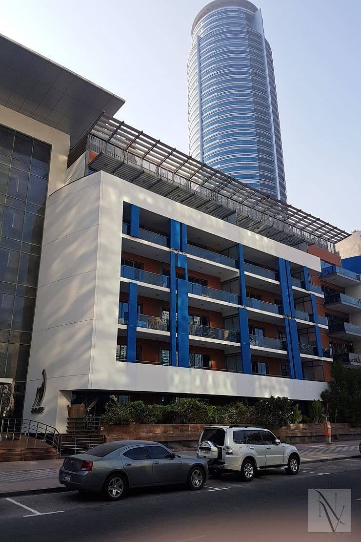 18 1000 azure 2. jpg