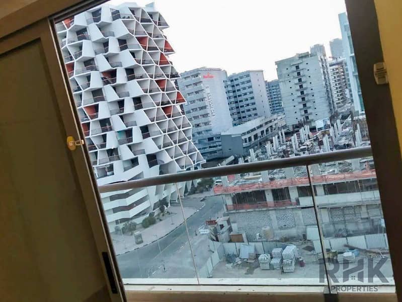 5 Balcony view of Dubai Silicon Oasis skyline from Altia Residence apartment