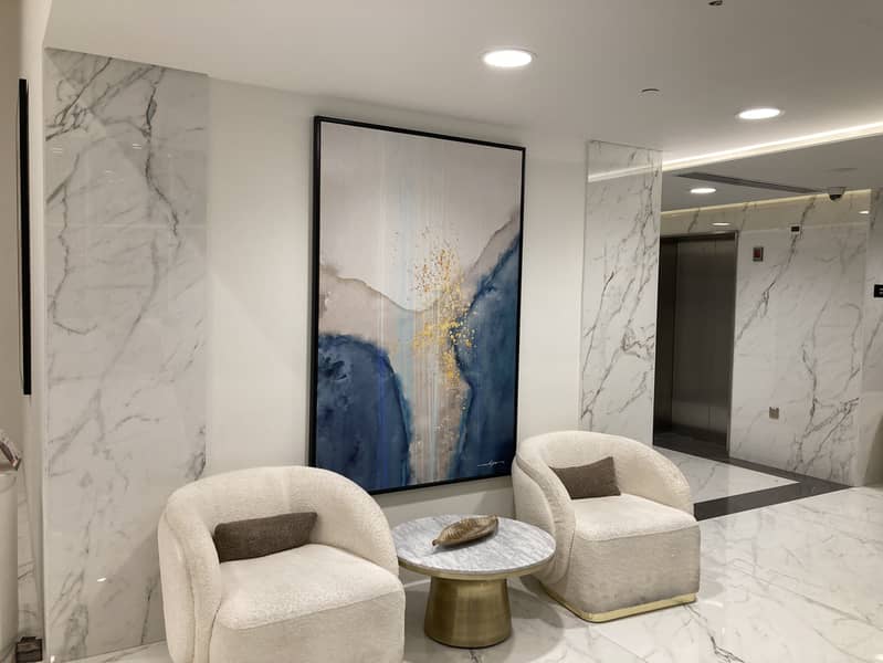 31 805 lobby 3. jpg