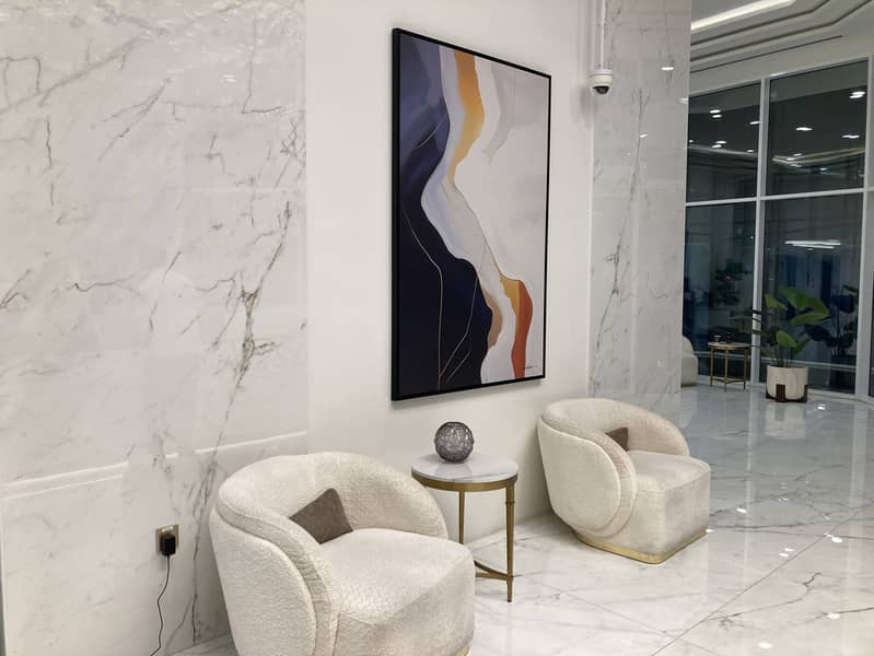 32 805 lobby 4. jpg