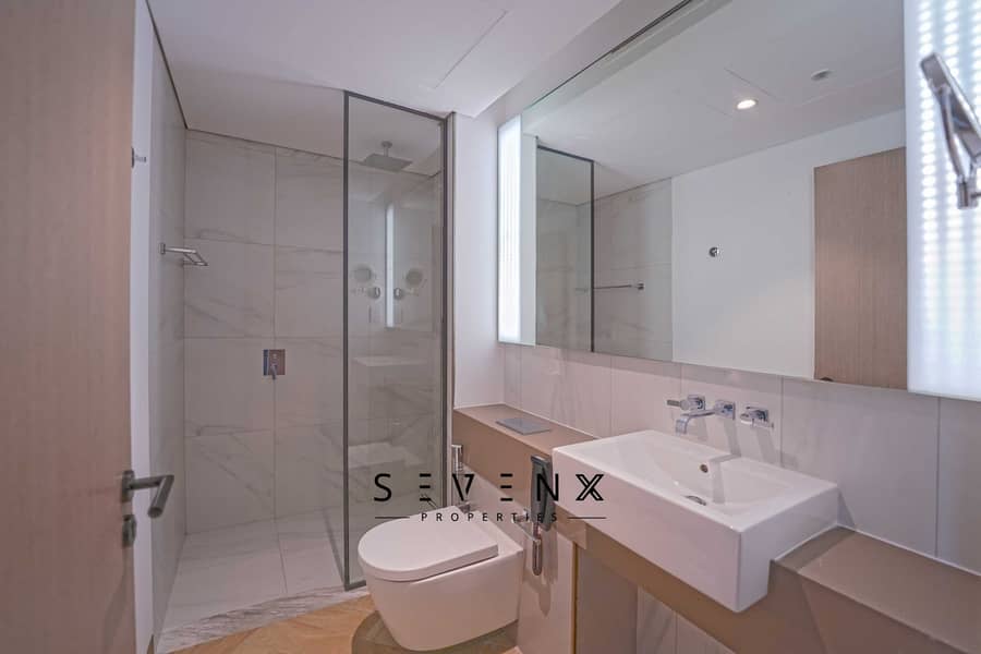 9 bathroom studio. jpg