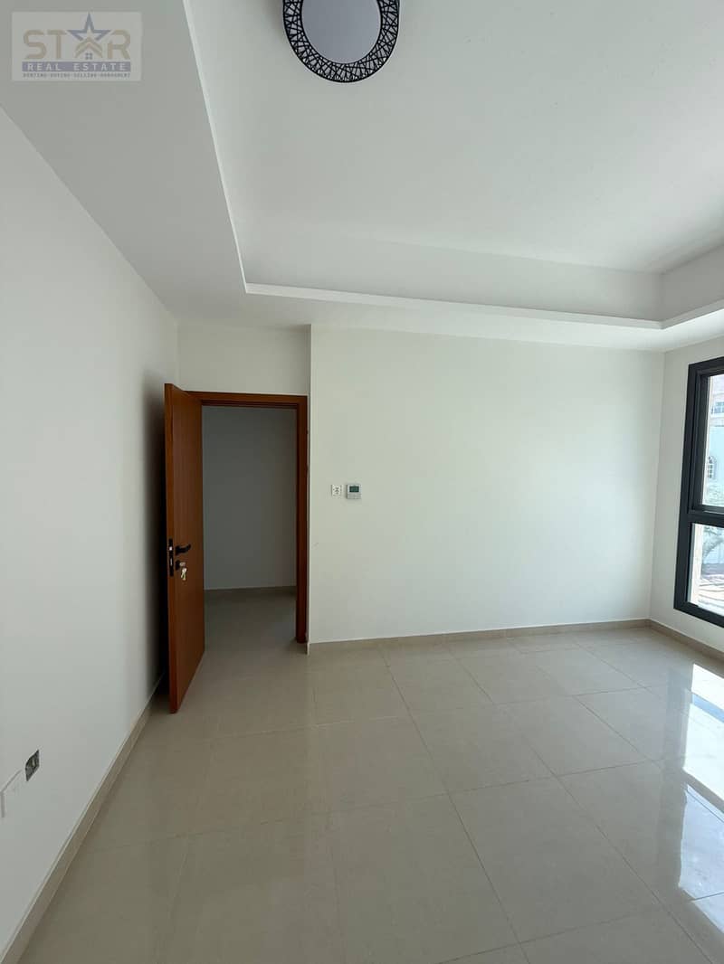 12 ce11aacf-8ebd-4906-896d-251b7cd57e2a. jpg