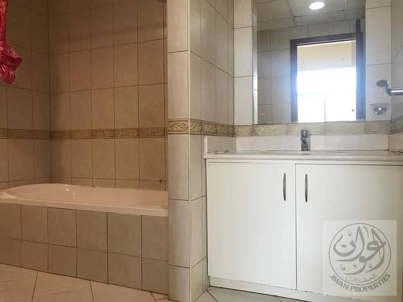 14 Master Bath. jpeg