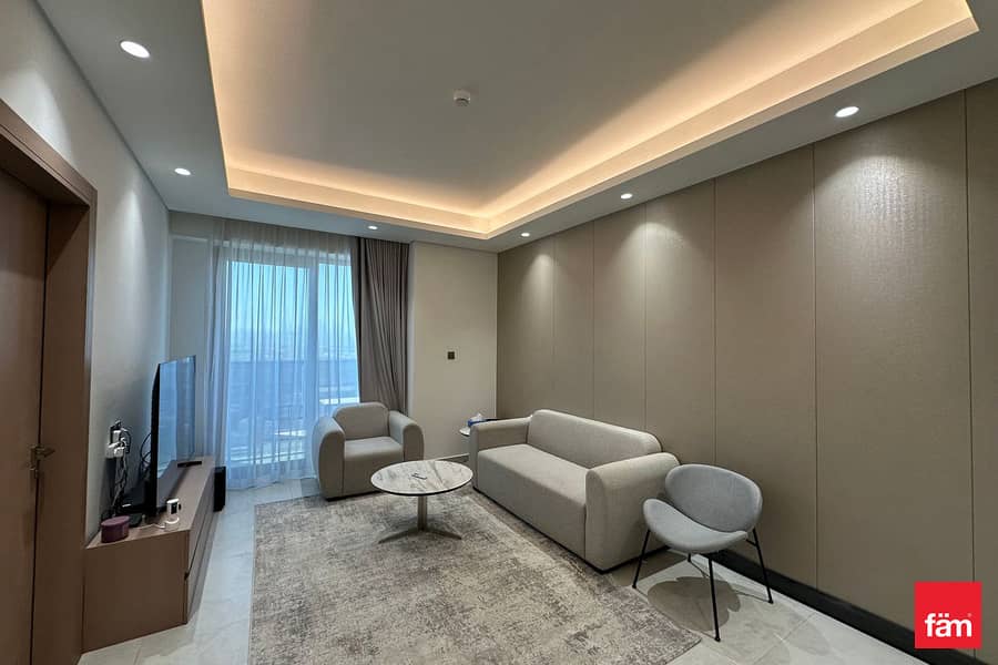 Luxury Living | With Bills | Modern Finish Luxury Living | With Bills | Modern Finish