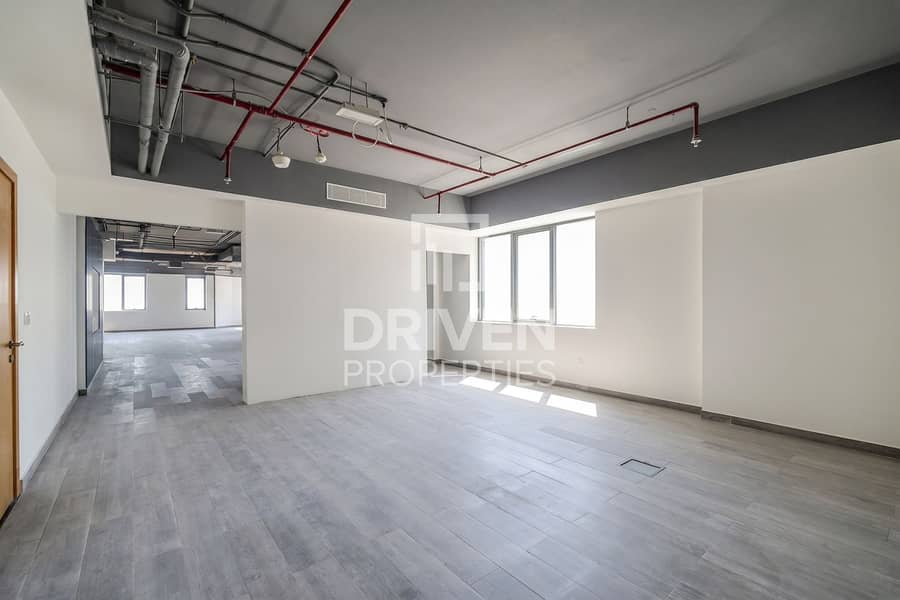 Sunny Fitted Office | Vacant | High Floor Sunny Fitted Office | Vacant | High Floor
