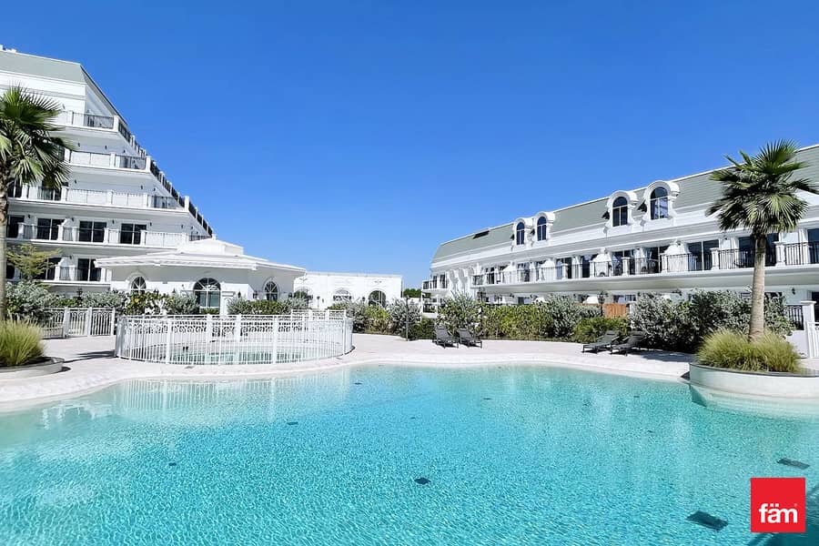 Spacious 2Bedroom | Grand Boulevard Views Spacious 2Bedroom | Grand Boulevard Views
