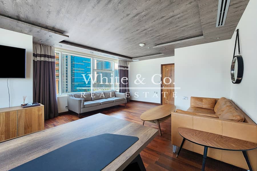 FULLY FITTED | FURNISHED UNIT | LAKE VIEW FULLY FITTED | FURNISHED UNIT | LAKE VIEW