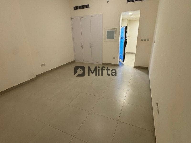 2.5% Commission | Balcony | Studio 2.5% Commission | Balcony | Studio