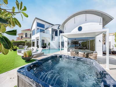 6 Bedroom Villa for Rent in Palm Jumeirah, Dubai - Newly Renovated | Furnished | Serviced
