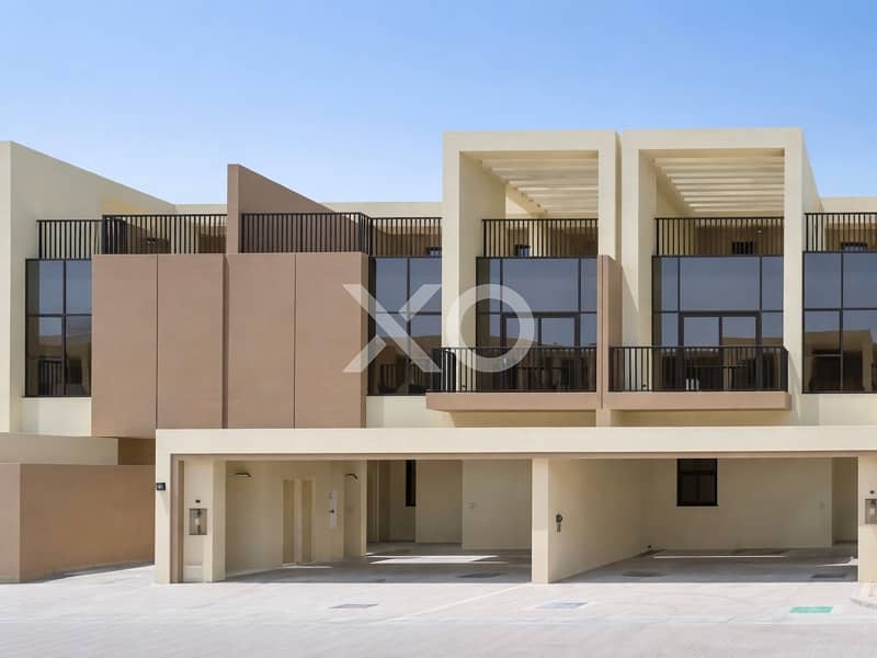 Single Row | Private Community | 4 Beds Single Row | Private Community | 4 Beds