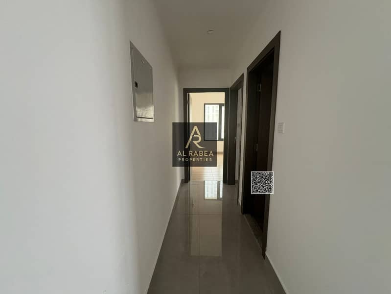 10 f5bcba00-ce34-4765-a352-abaf06633a51. jpg