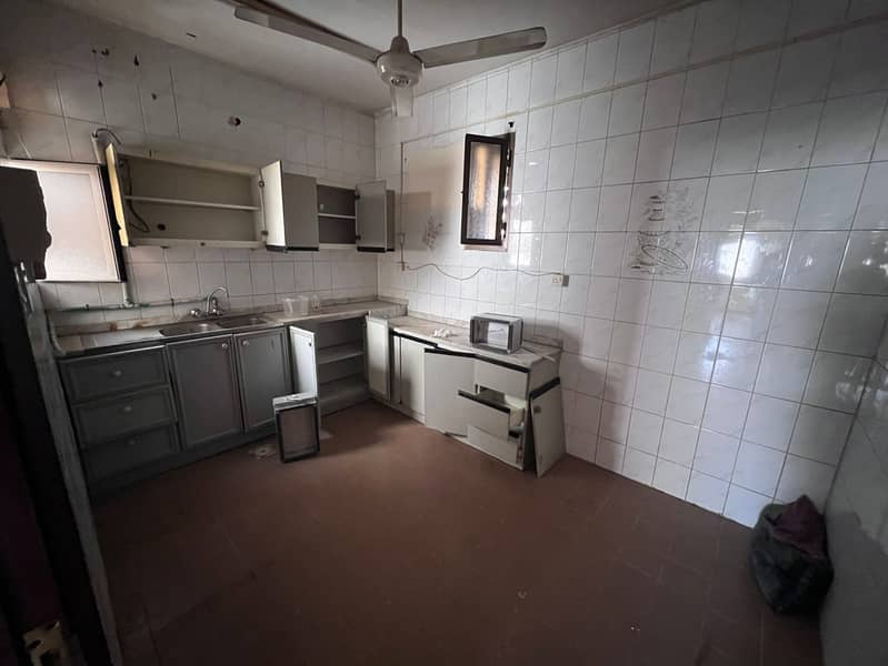 12 b97c5e7f-785d-4863-9b73-1cad207b173e. jpg