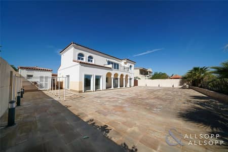 Cul de sac Location | 5 Beds | Big Plot Cul de sac Location | 5 Beds | Big Plot