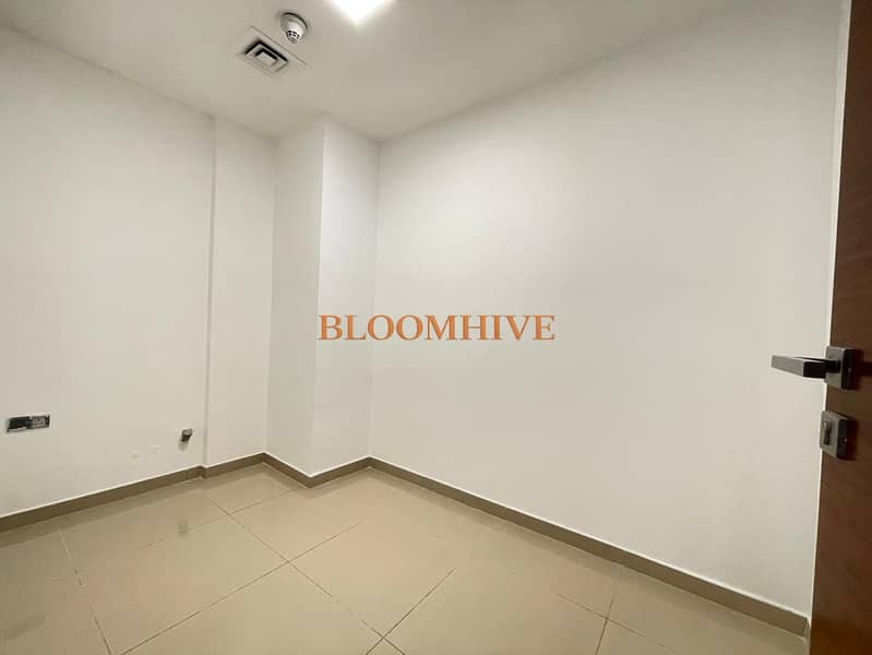 6 WhatsApp Image 2023-10-06 at 17.46. 12_191050fa. jpg