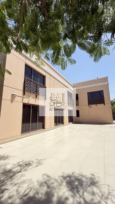6 Bedroom Townhouse for Sale in Al Zahia, Sharjah - 44863. jpg 6 Bedroom Townhouse for Sale in Al Zahia, Sharjah - 44863. jpg