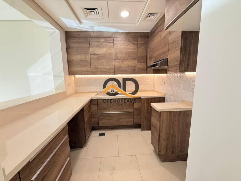 17 0d1ecedd-7da9-4177-8411-20415c7bed82. jpg