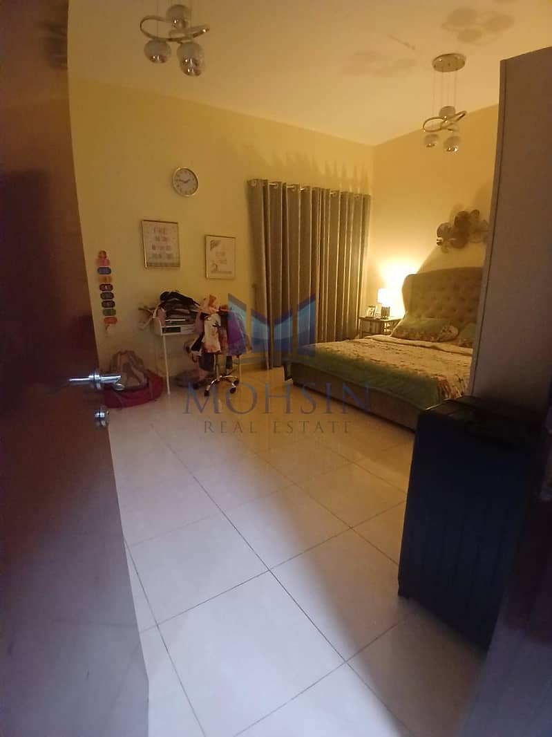 9 08b72bb0-8ad9-4a42-b4a0-557cee5a5ea6. jpg