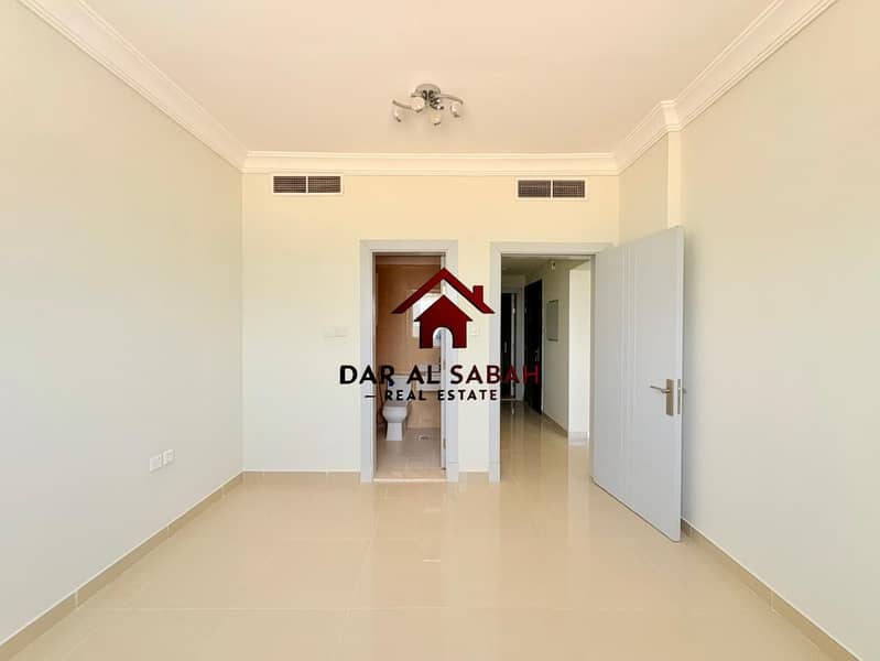 8 a39aad38-2e3d-4390-baf6-8dfaf3774ccd. jpg