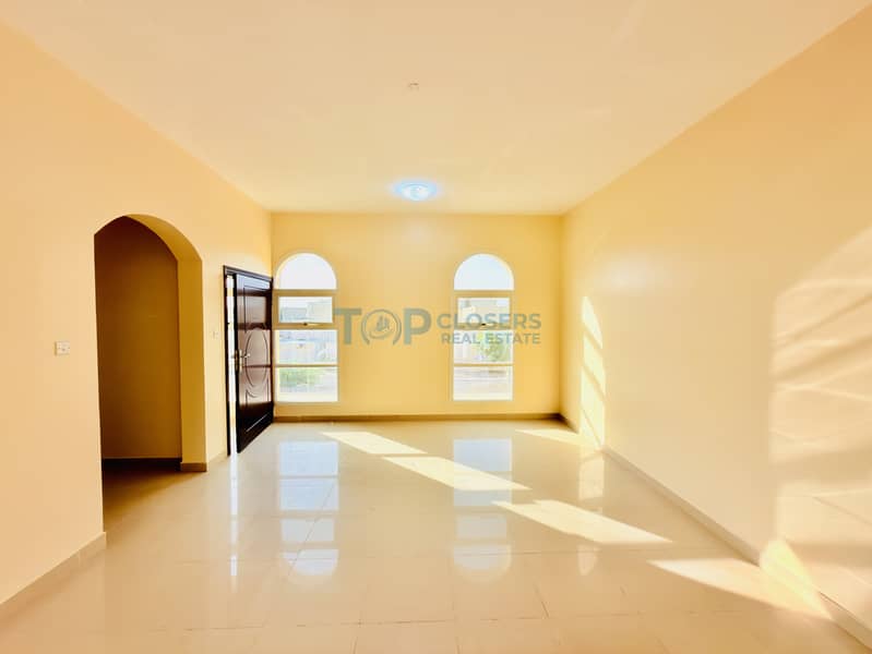 First Floor|Spacious and Bright| Built In Wardrobe First Floor|Spacious and Bright| Built In Wardrobe