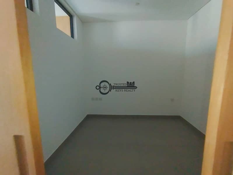 7 1000755576. jpg