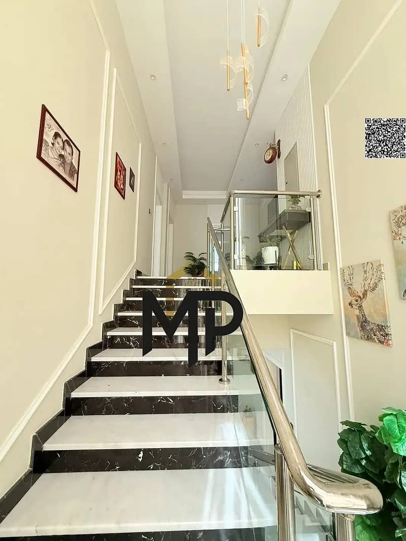 14 802708467-1066x800. webp