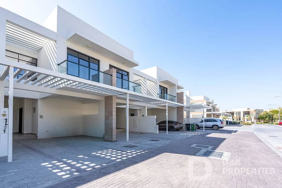 Single Row | Backing the Park | Near Key Amenities Single Row | Backing the Park | Near Key Amenities