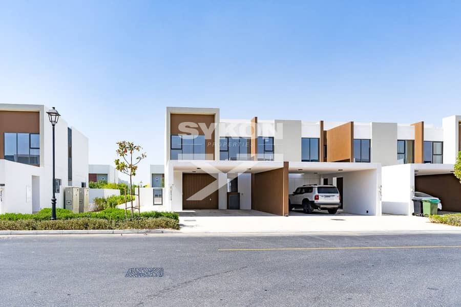 Prime Location | Landscaped | Walk to Pool - Park Prime Location | Landscaped | Walk to Pool - Park