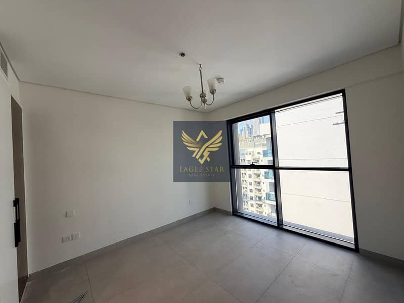 2BR Apartment | Skyline View | Balcony | Gym & Pool