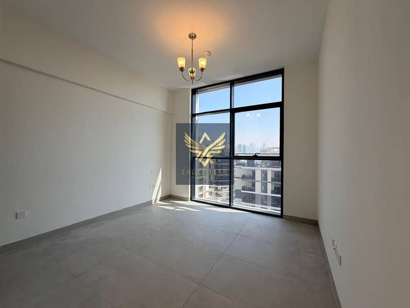 2BR Apartment | Skyline View | Balcony | Gym & Pool