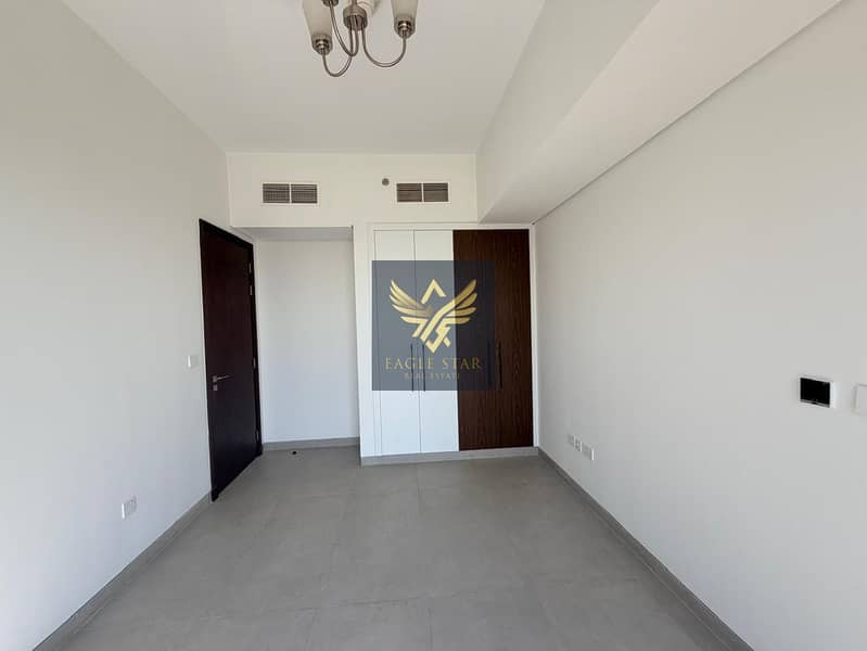 Modern 1BR Apartment | Top Amenities | Prime Building City & Main Road View