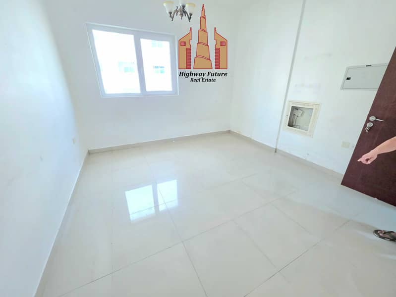 3 81857. jpg