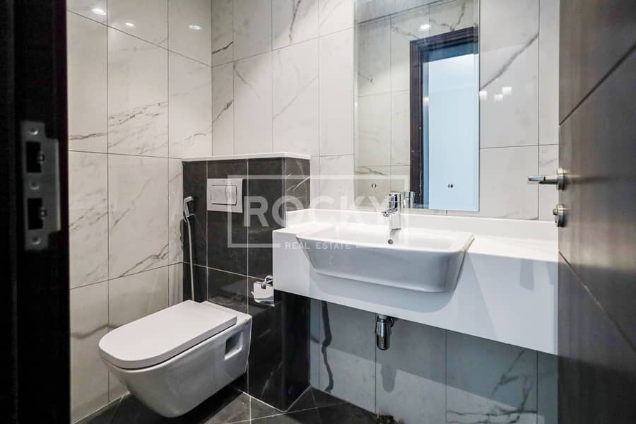 12 ART 18 - washroom (2). jpg