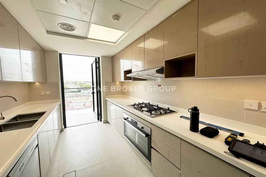 Vastu Compliant | 2BR Maid | Pool / Sunset View - Image 3