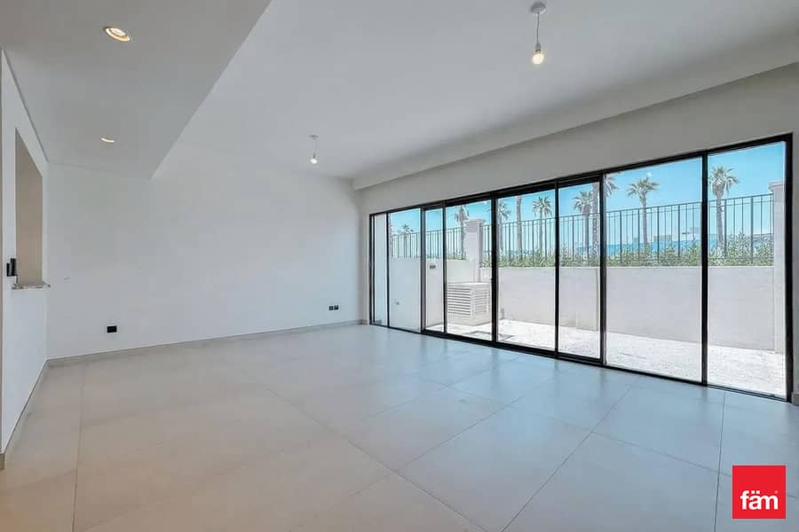 Single Row | Near Lagoon | Handover Soon Single Row | Near Lagoon | Handover Soon