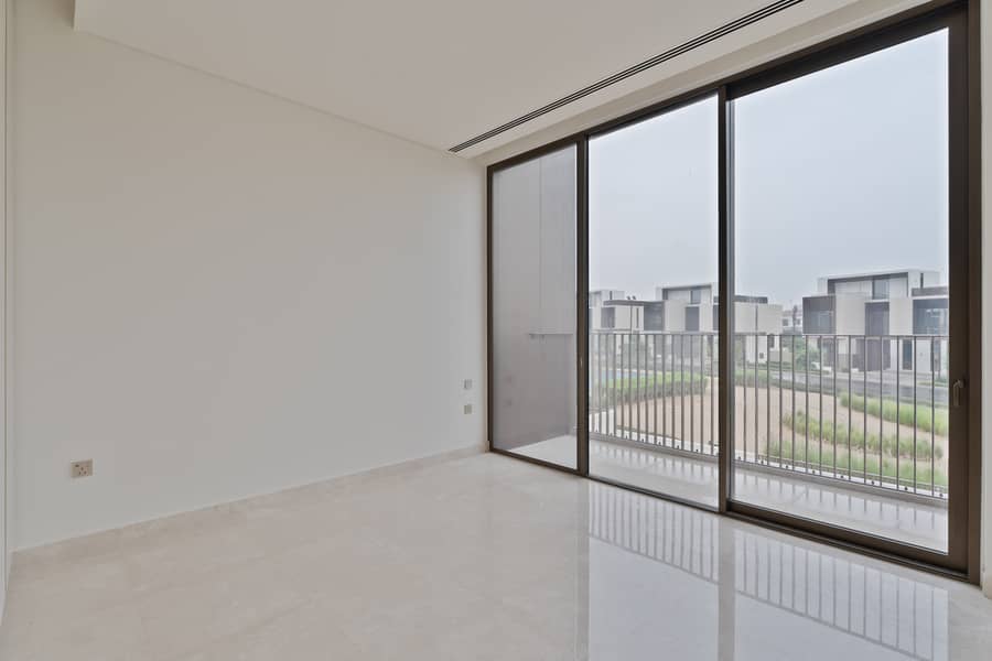 8 UAE-S-60061-DSC05817-Edit. jpg