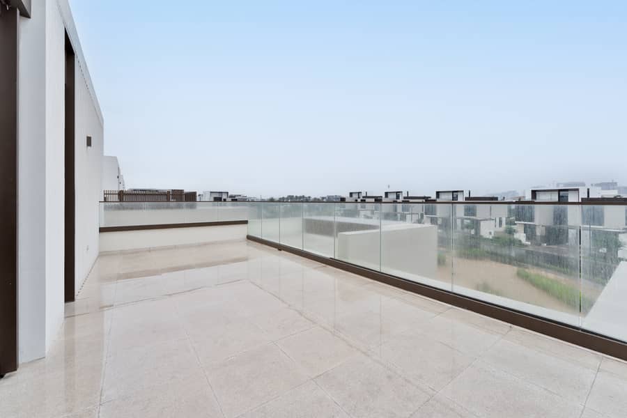 10 UAE-S-60061-DSC05882-Edit. jpg