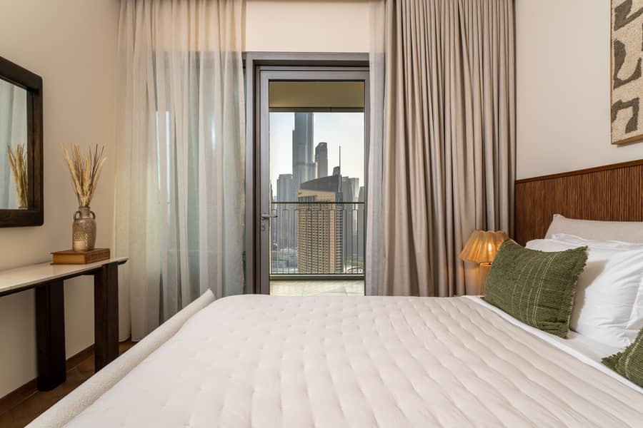 27 Downtown Views II_T3_3606(W)-23. jpg