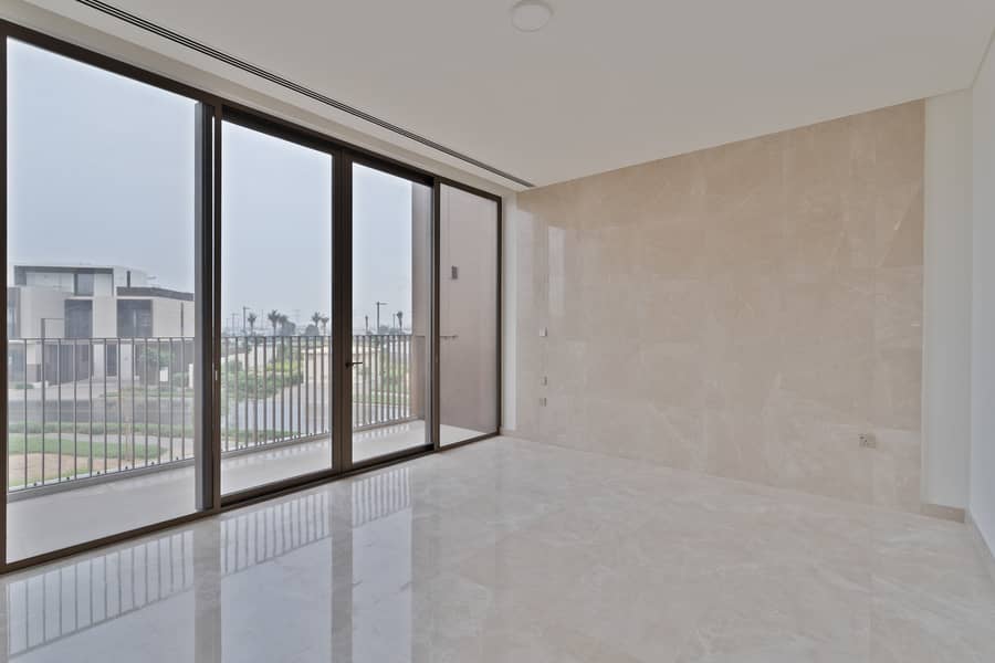 20 UAE-S-60061-DSC05852-Edit. jpg