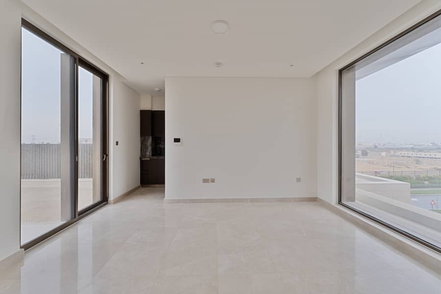 21 UAE-S-60061-DSC05872-Edit. jpg