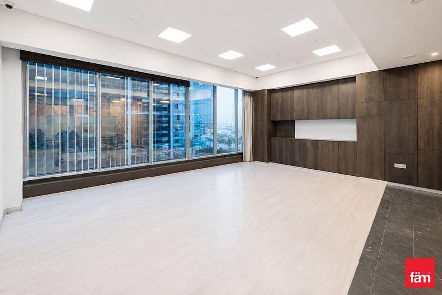 Med Floor | Sheikh Zayed Road View | Open Space Med Floor | Sheikh Zayed Road View | Open Space