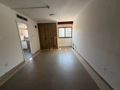Studio for Rent in Bur Dubai, Dubai - WhatsApp Image 2026-06-13 at 13.11. 31 (1). jpeg Studio for Rent in Bur Dubai, Dubai - WhatsApp Image 2026-06-13 at 13.11. 31 (1). jpeg