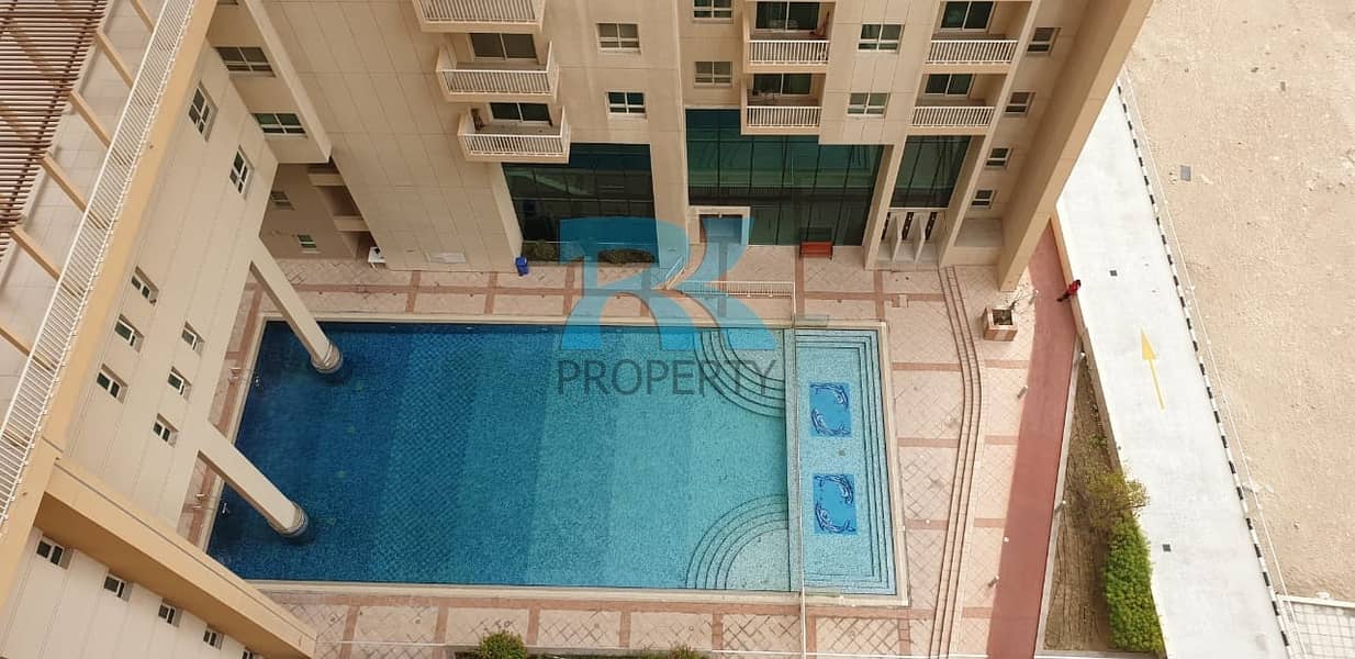 VACANT  WITH POOL VIEW 1BR+LAUNDRY+2 FULL BATH