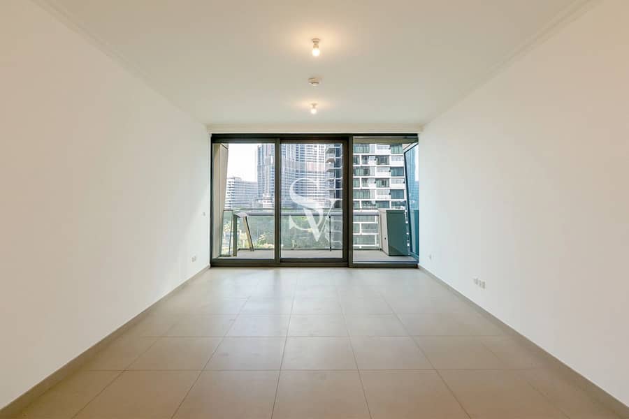 Vacant | Burj Khalifa View | Motivated Seller Vacant | Burj Khalifa View | Motivated Seller