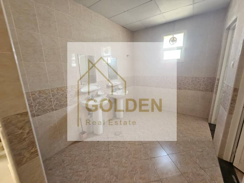 11 44338cd4-4858-4439-86bd-4ec7cd8a1ba8. jpg