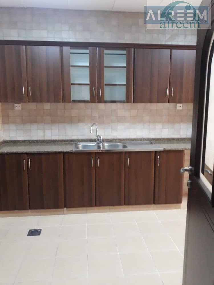 7 4 bed + Maid room Neat Compound Villa for rent