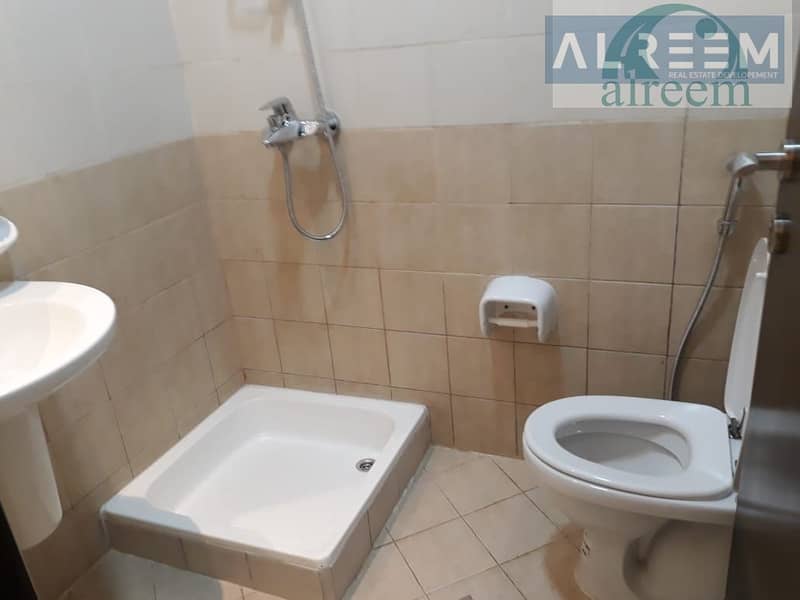 10 4 bed + Maid room Neat Compound Villa for rent